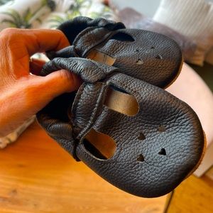 BirdRock Baby size 6.5 leather mary Jane shoes with hearts.